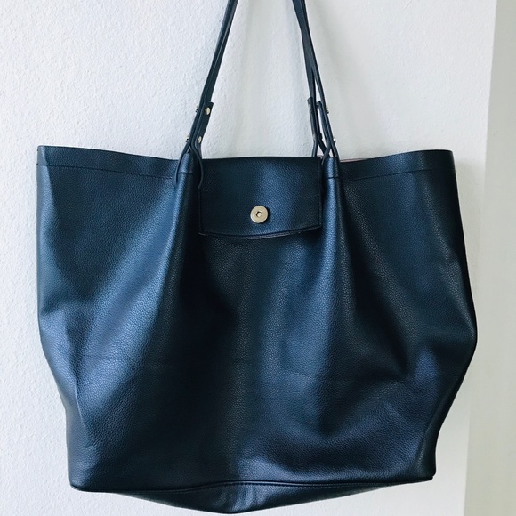 H&M Handbags - H&M like NEW Beautiful purse